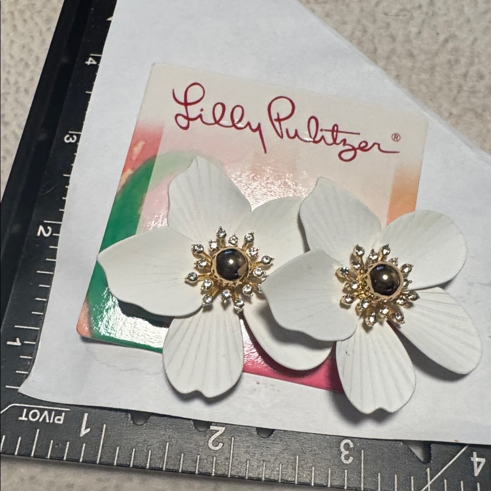 Lilly Pulitzer White Floral Gold-Center Earrings.  (BR444) - Picture 4 of 4